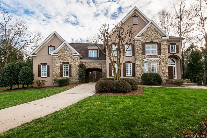 18601 Maplecroft Lake Ln, Davidson, NC 28036