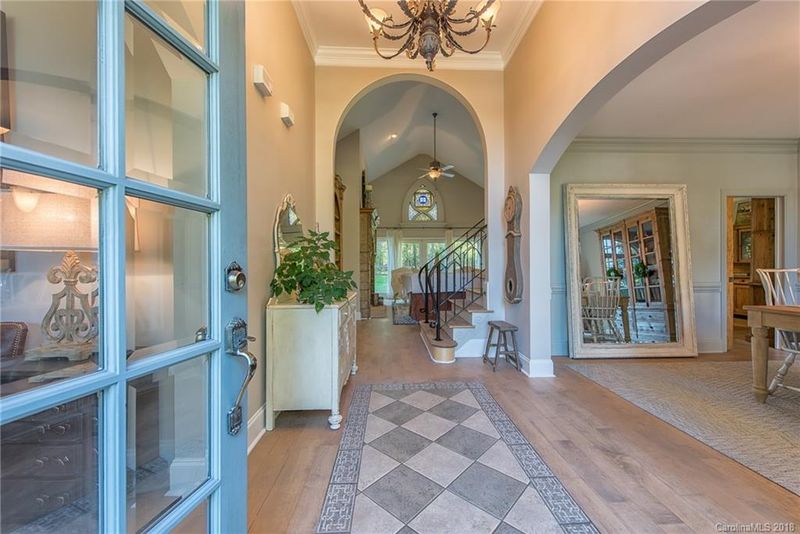 910 Bailey Ct, Matthews, NC 28104