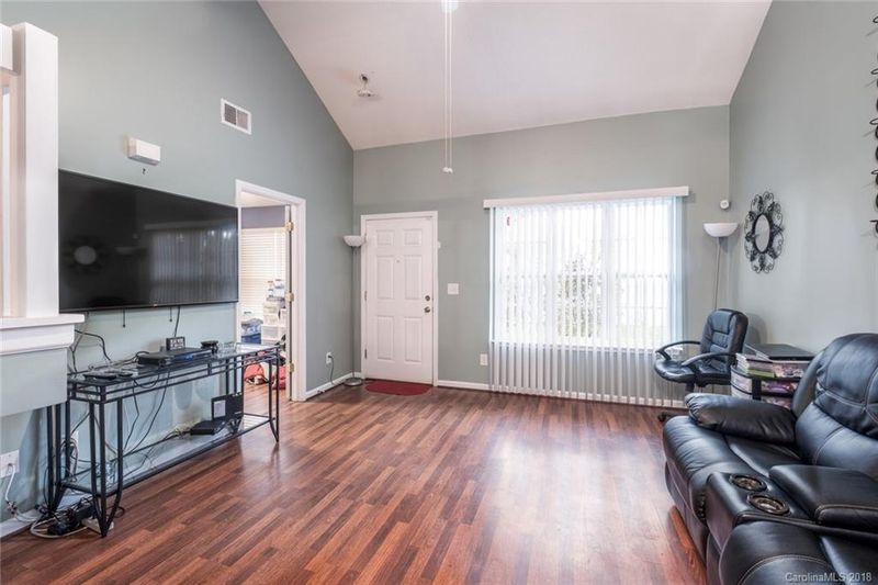 5207 Magnolia Tree Ln, Charlotte, NC 28215