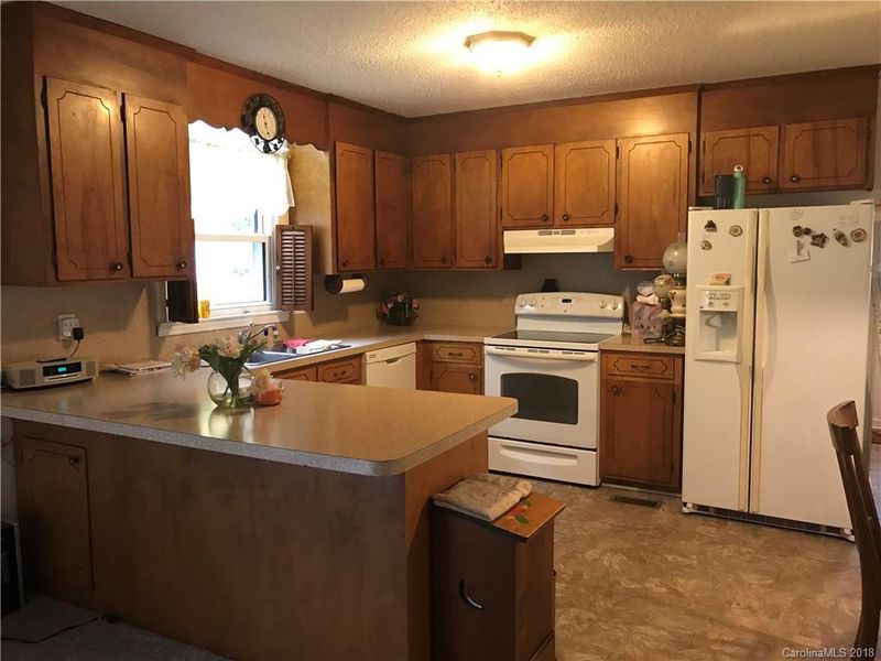 1203 Berkshire Dr, Kannapolis, NC 28081