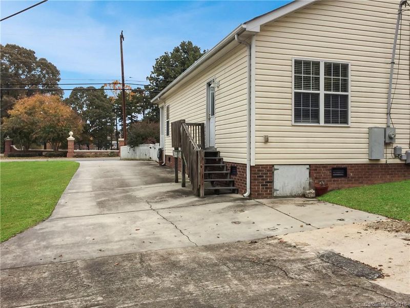 805 W C St, Kannapolis, NC 28081