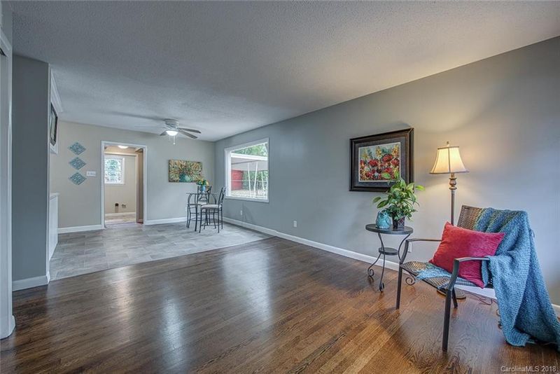 610 Park Ter, Gastonia, NC 28054
