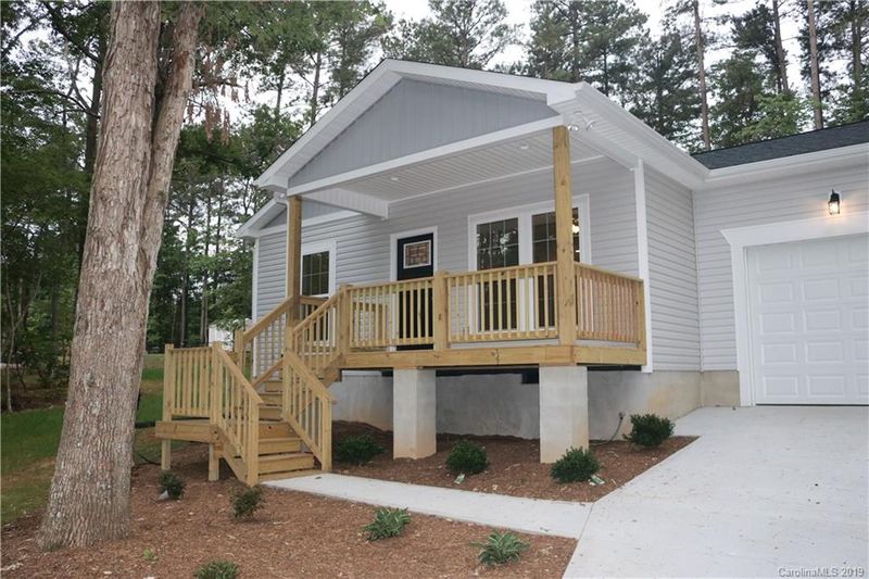 5438 Wrenn Dr, Denver, NC 28037