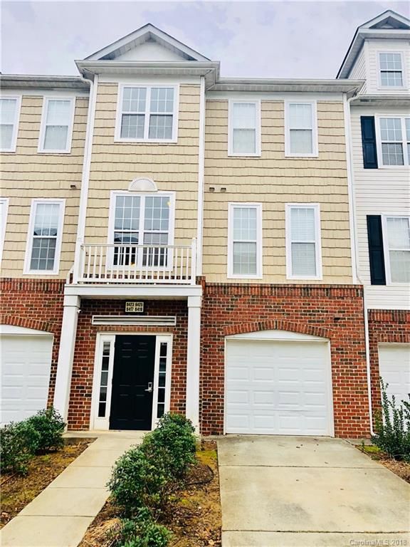 6425 Park Pond Dr, Charlotte, NC 28262