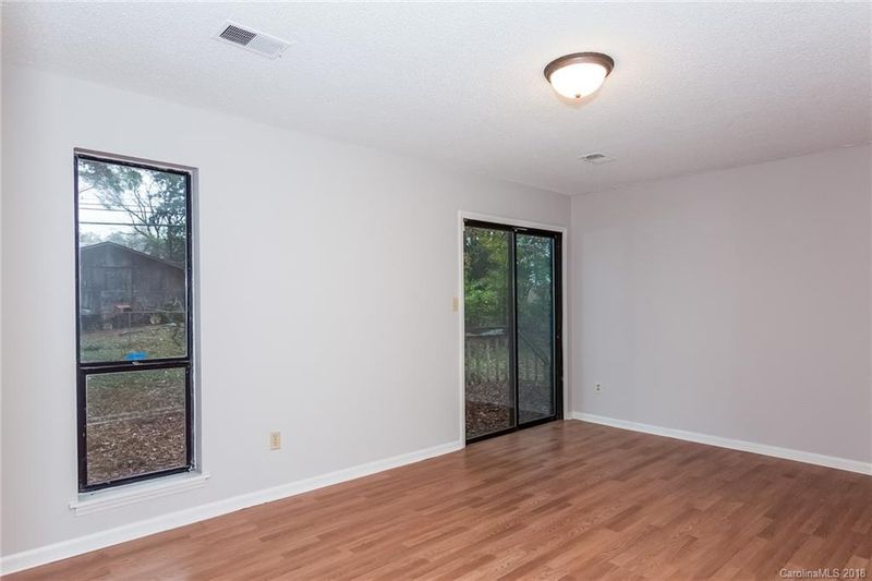 8301 Barncliff Rd, Charlotte, NC 28227