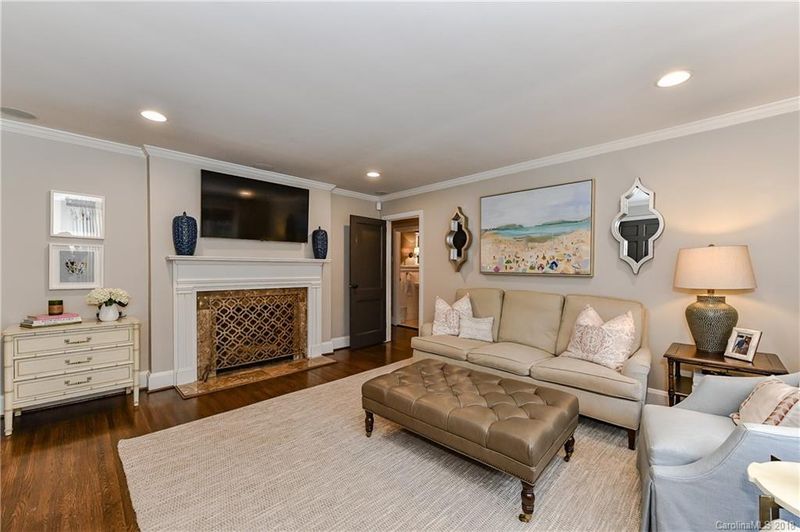 2000 Hassell Pl, Charlotte, NC 28209