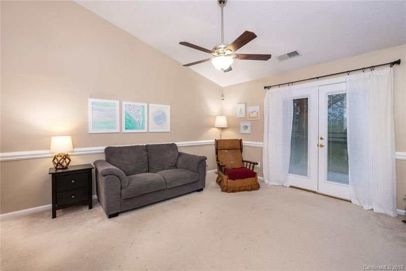 1100 Meadowbrook Ln, Concord, NC 28027