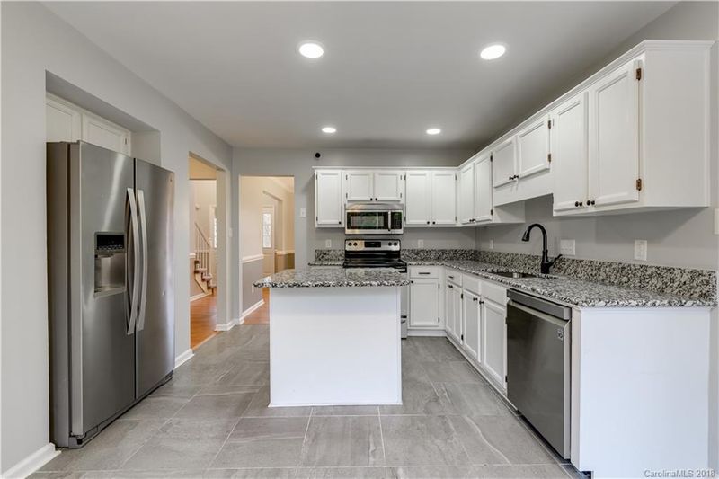 14400 Raynham Dr, Charlotte, NC 28262