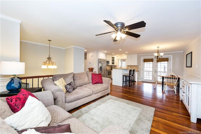 11501 Five Cedars Rd, Charlotte, NC 28226