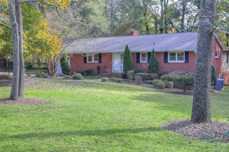 400 Harmony Ln, Mount Holly, NC 28120