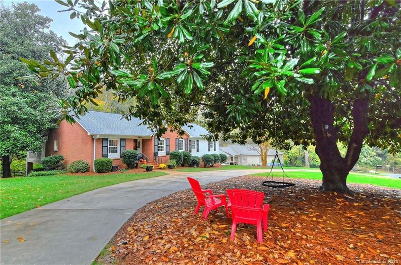 4242 Denbigh Dr, Charlotte, NC 28226