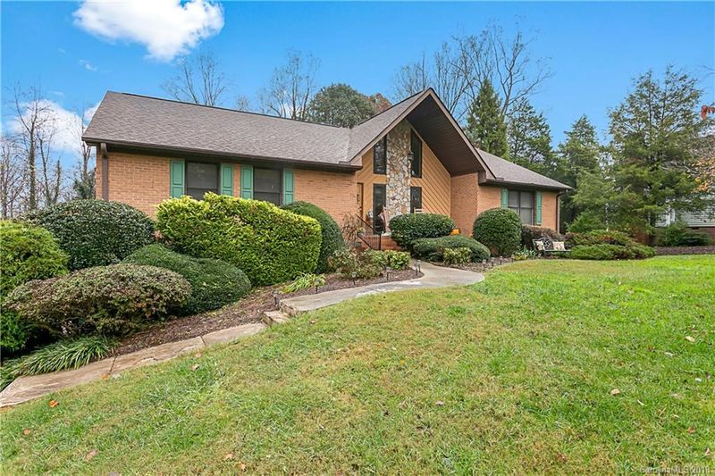 3672 Gaston Day School Rd, Gastonia, NC 28056