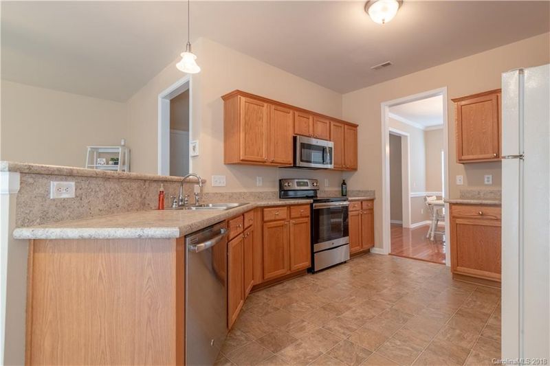 4914 Summerside Dr, Clover, SC 29710