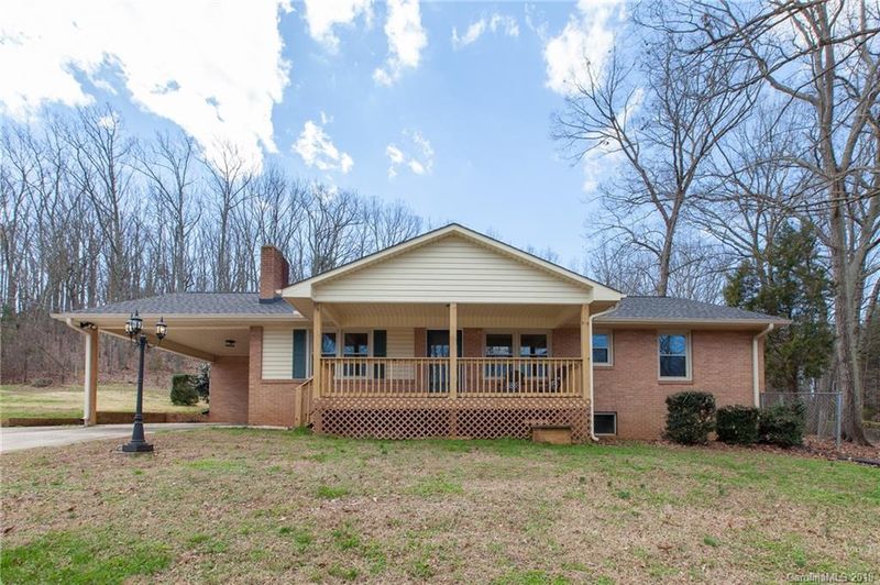6267 Little Mountain Rd, Clover, SC 29710