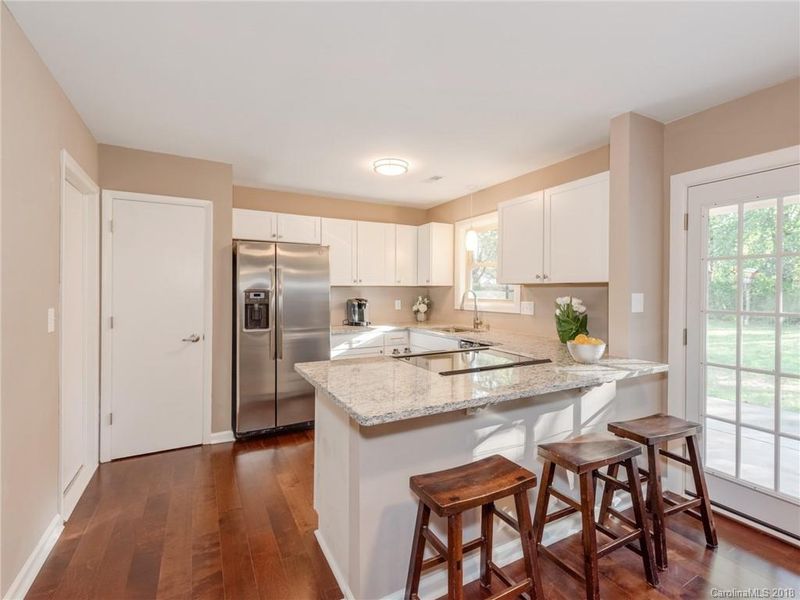 4615 Mcalpine Ln, Charlotte, NC 28212