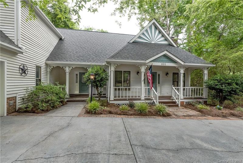 601 Bennington Pl, Charlotte, NC 28211