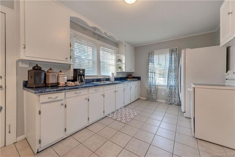 309 S Vine St, Gastonia, NC 28052