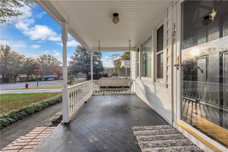 309 S Vine St, Gastonia, NC 28052