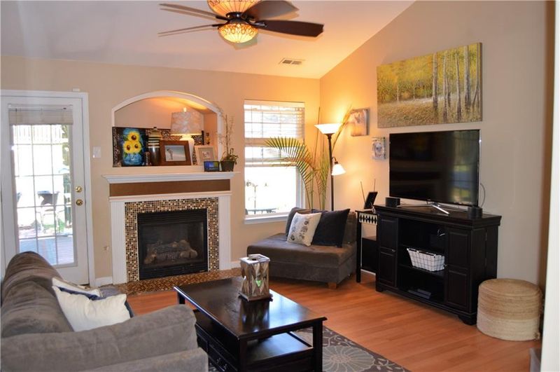 1713 Pipers Ridge Cir NW, Conover, NC 28613