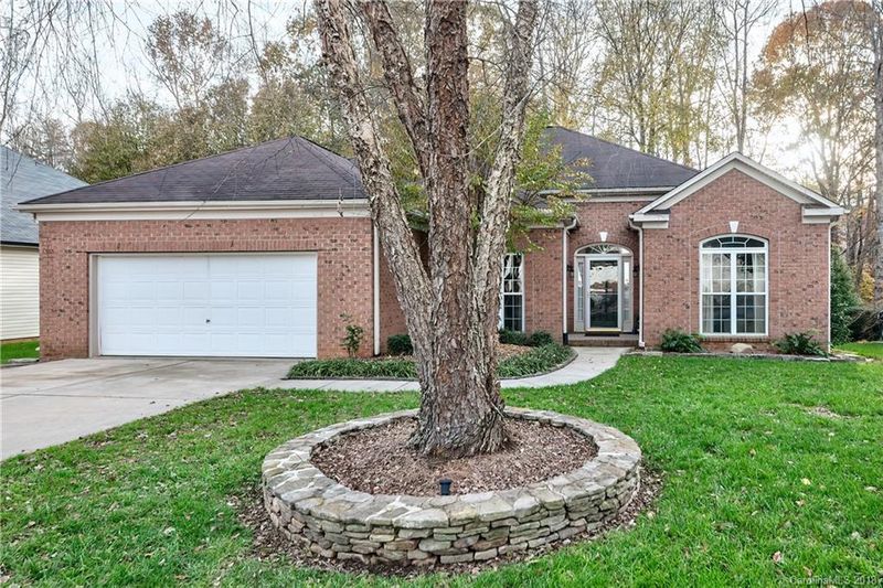 7801 Sedgebrook Dr E, Stanley, NC 28164