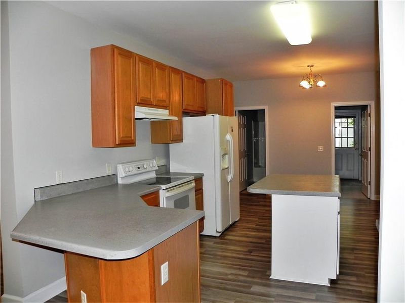 425 30th Ave NW, Hickory, NC 28601