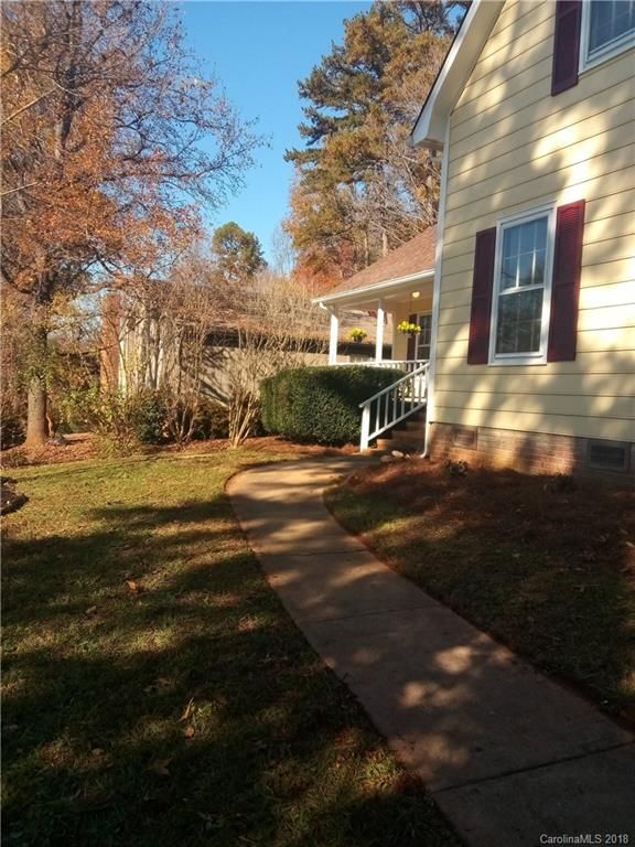 6138 Deep Forest Ln, Charlotte, NC 28214