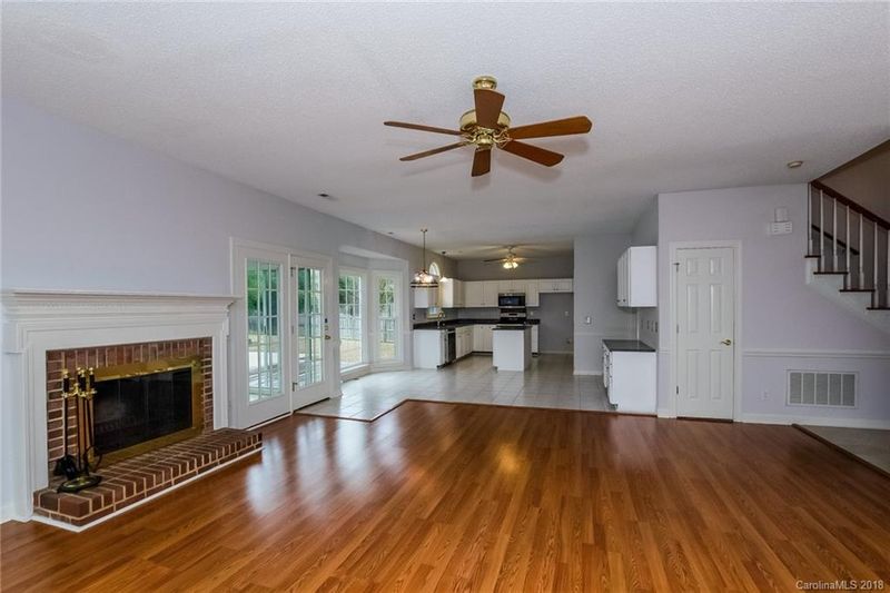 12401 Landing Green Dr, Charlotte, NC 28277