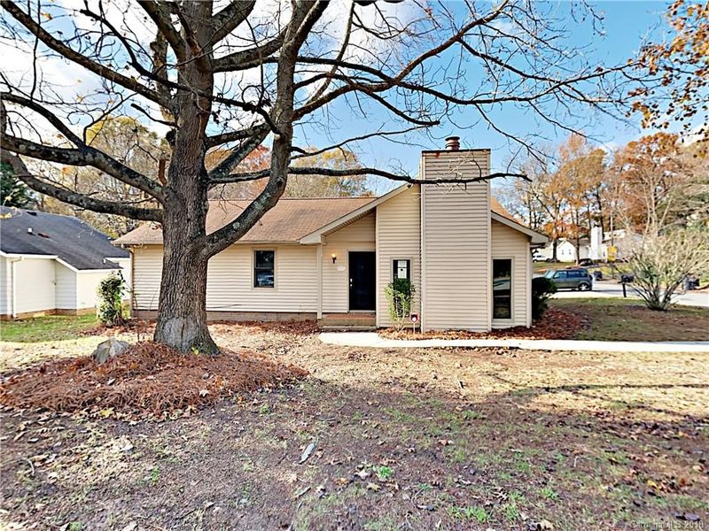 5117 Rolling Oak Ln, Charlotte, NC 28227