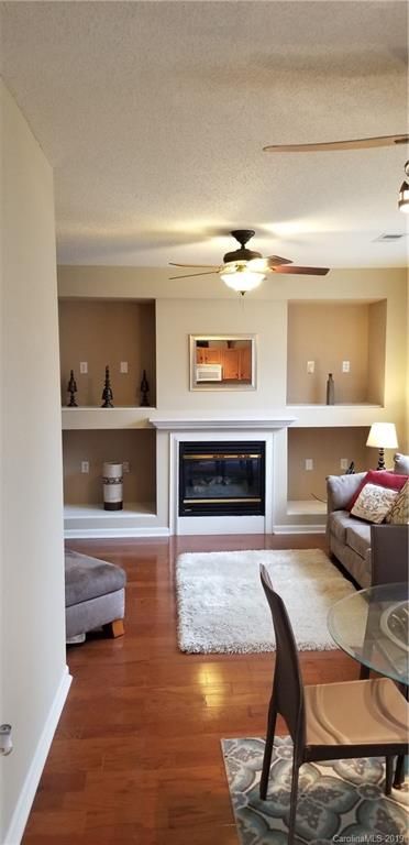 8715 Meadowmont View Dr, Charlotte, NC 28269