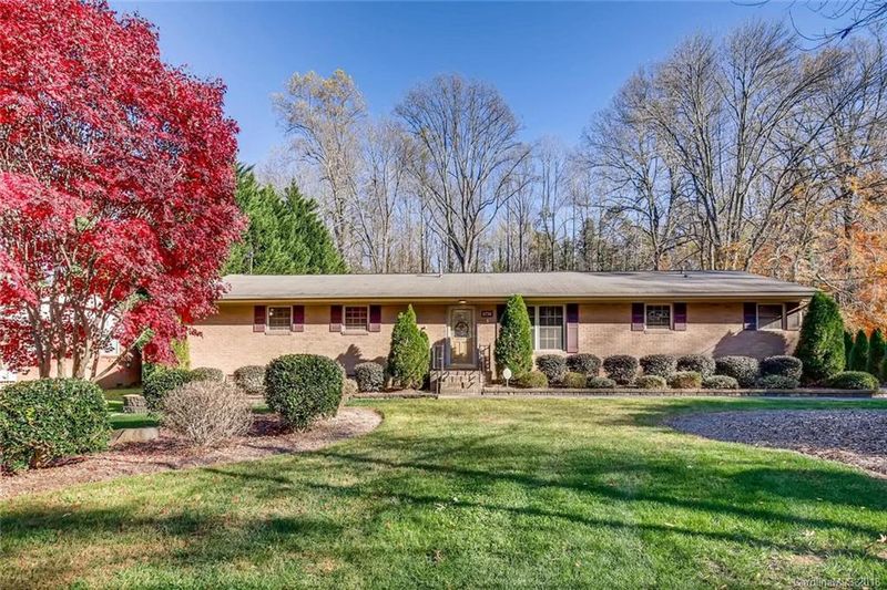 6736 Melody Ln, Charlotte, NC 28215