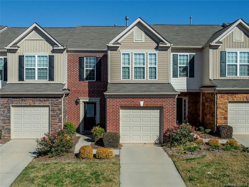 2411 Diplomat Ln, Charlotte, NC 28210