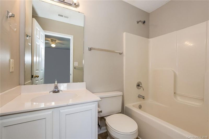 2018 Conifer Cir, Charlotte, NC 28213