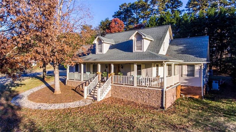 3635 Wandering Ln NE, Hickory, NC 28601
