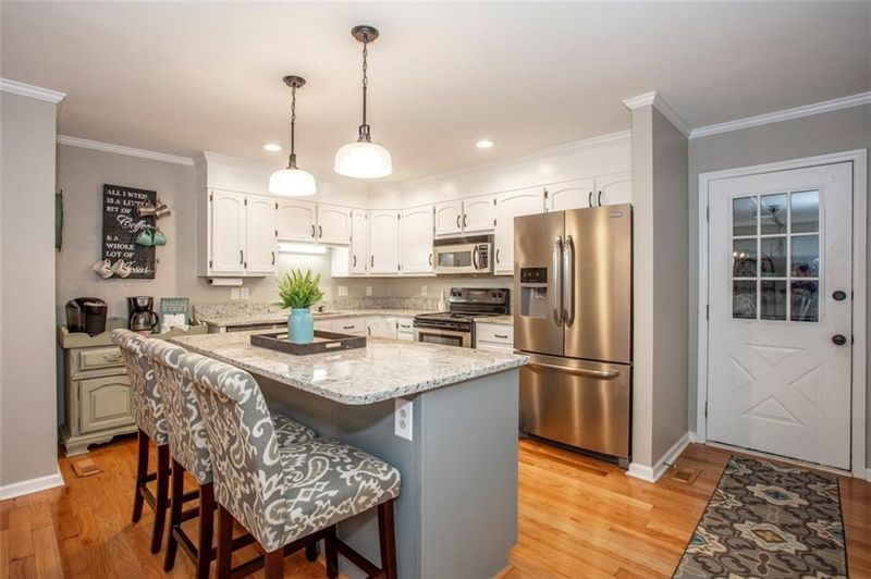 3635 Wandering Ln NE, Hickory, NC 28601