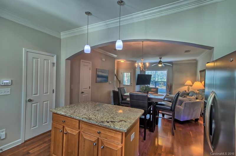 4136 Walker Rd, Charlotte, NC 28211