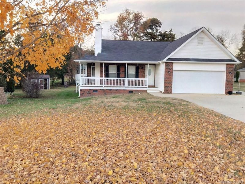 725 Emerson Dr, Mooresville, NC 28115