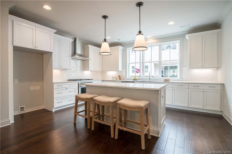 1225 Cotswold Pl #6, Charlotte, NC 28211
