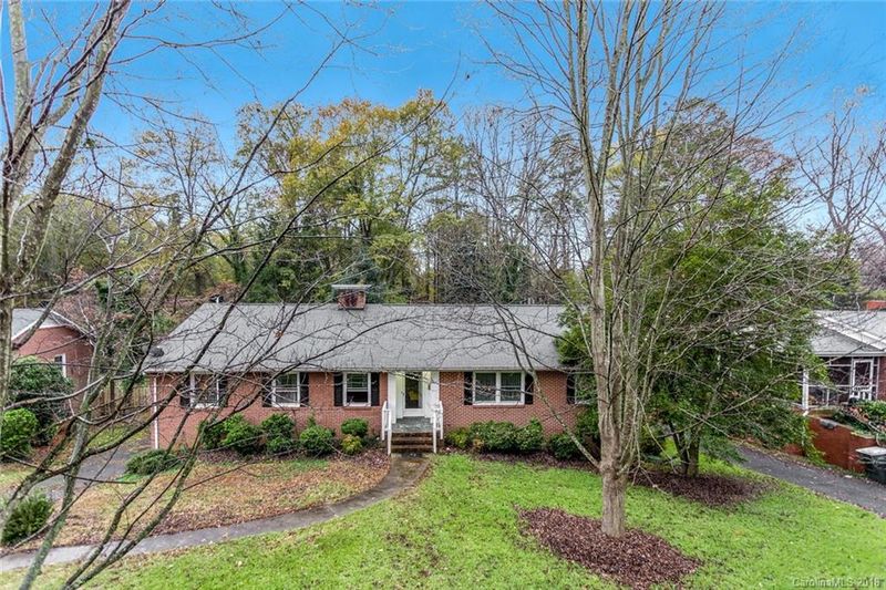1056 Paramount Cir, Gastonia, NC 28502