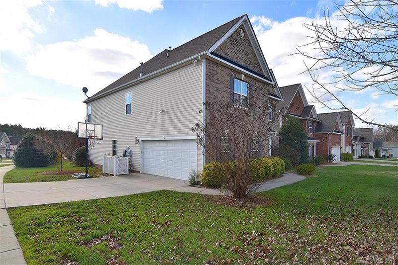 10127 Shanaclear Ave, Concord, NC 28027