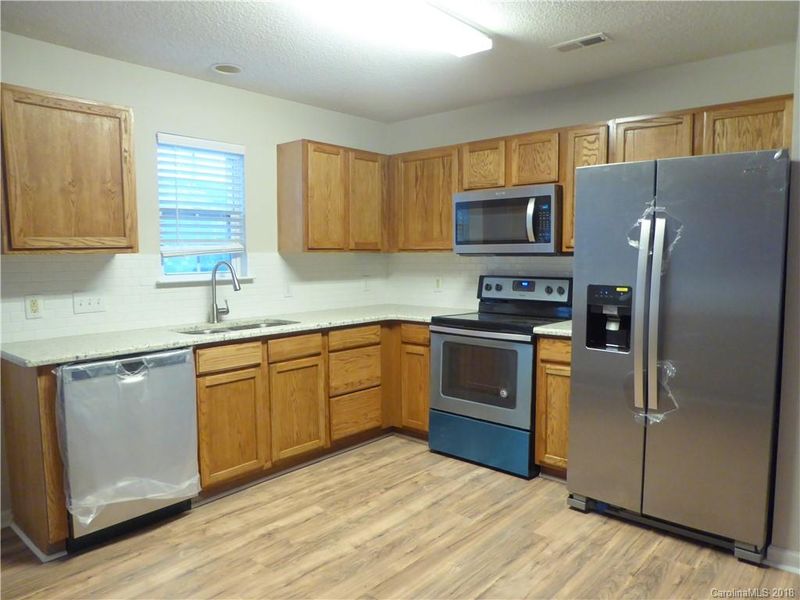 925 Back Bay Ct NE, Kannapolis, NC 28083