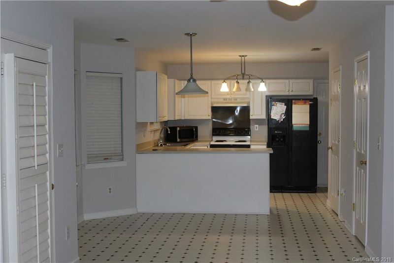 9239 Austin Ridge Ln, Charlotte, NC 28214