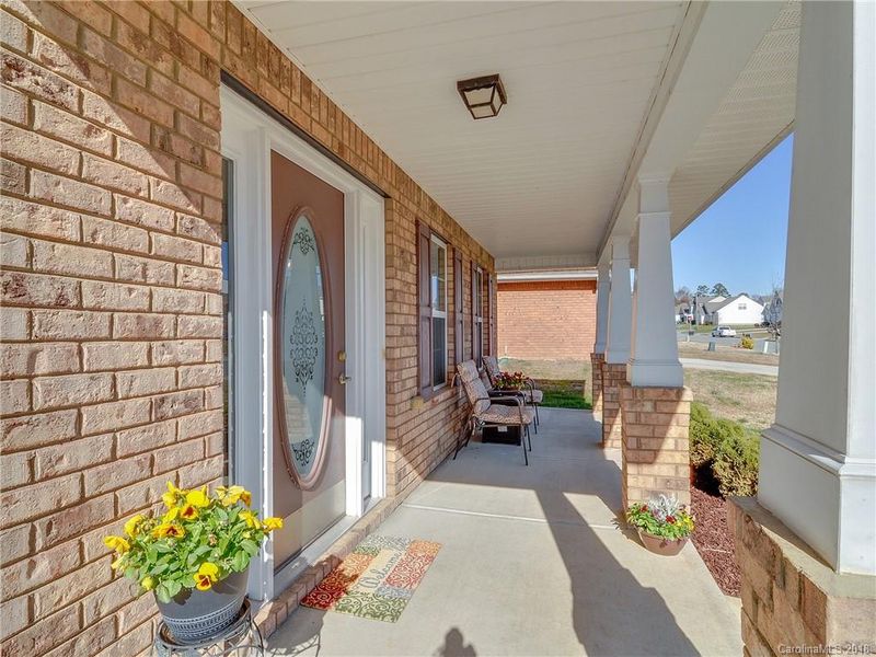 222 Gumtree Dr, Kannapolis, NC 28083