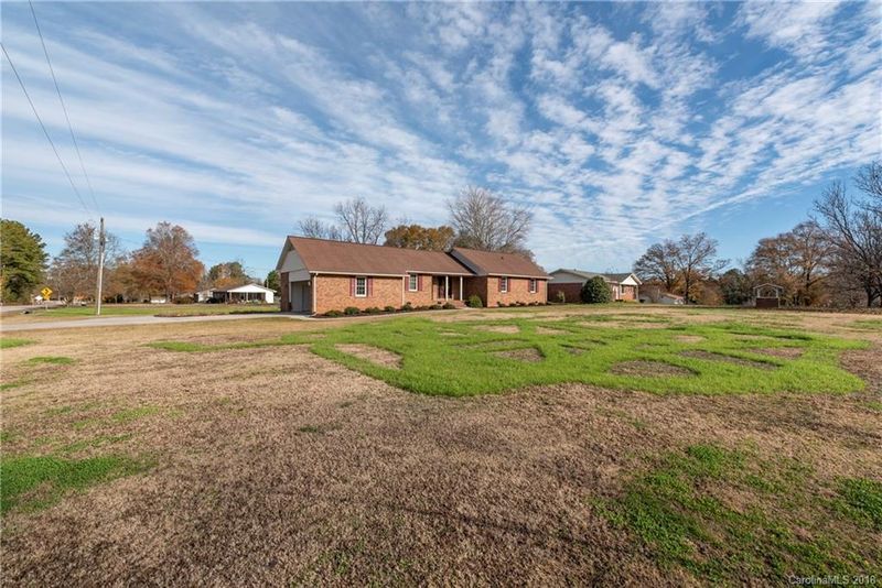 512 Providence Rd, Lancaster, SC 29720