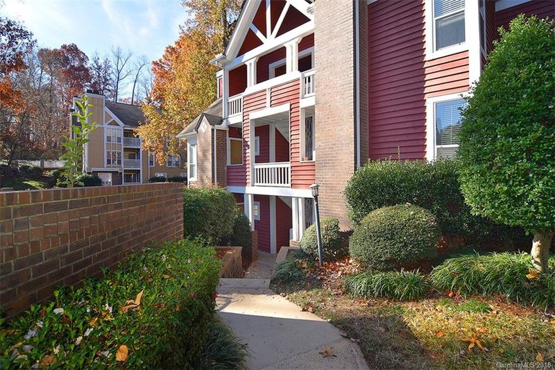 2502 Cranbrook Ln, Charlotte, NC 28207