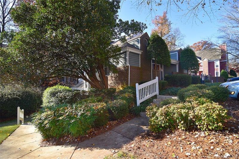 2502 Cranbrook Ln, Charlotte, NC 28207