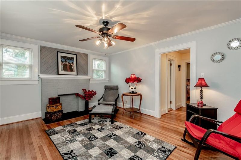 920 3rd St NW, Hickory, NC 28601