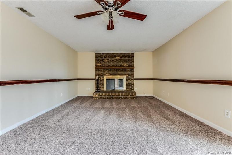 1923 Winsted Ct, Charlotte, NC 28262
