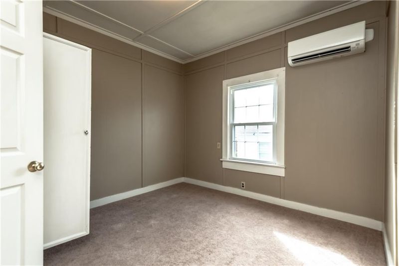 406 E 2nd St, Newton, NC 28658