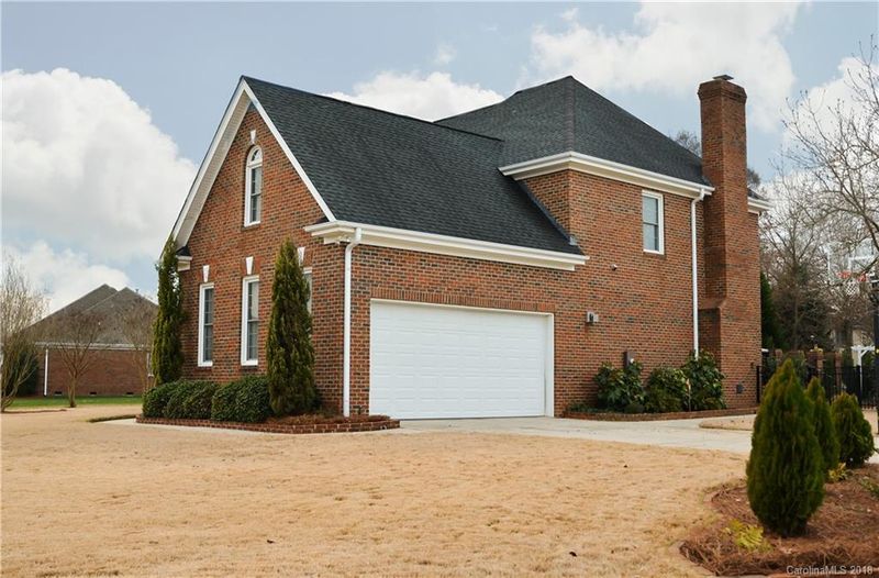 159 Lake Pointe Dr, Fort Mill, SC 29708
