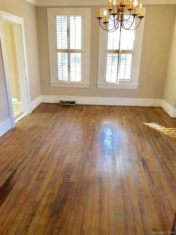 319 Mulberry St, Statesville, NC 28677